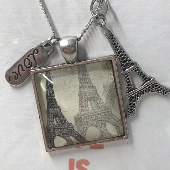 NEW Pendent necklace with 1" Eiffel Tower with Eiffel Tower and Love charms - Picture 3 of 5